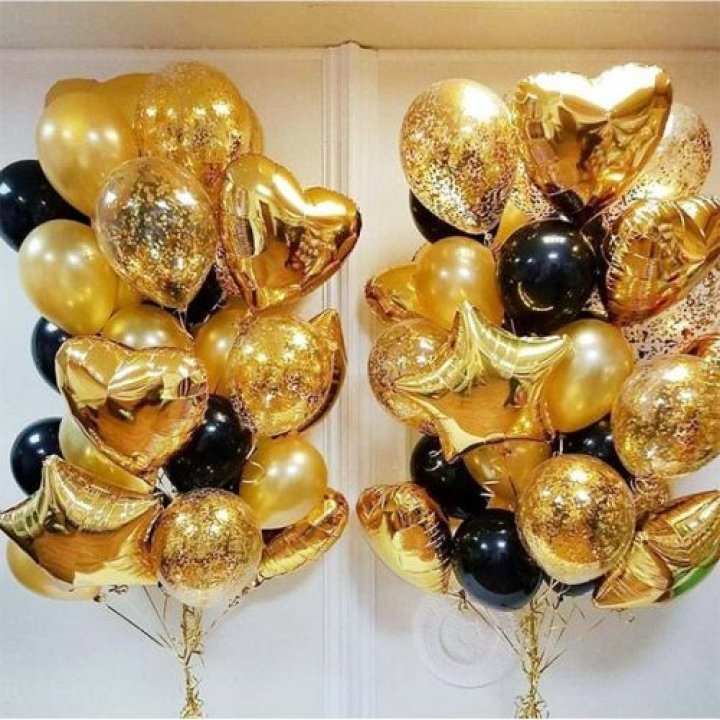 Фонтан шаров "Чёрное золото" в Владимире