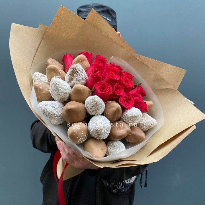 Розы и клубника в шоколаде Мерси в Владимире
