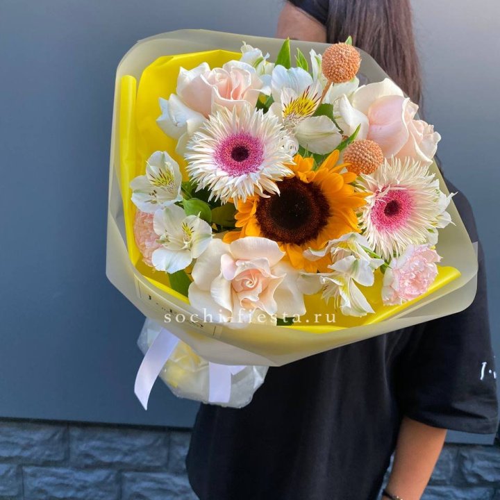 Букет с подсолнухом "Елоу" в Владимире