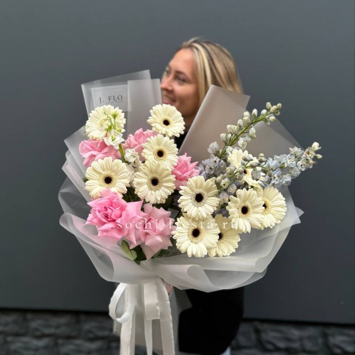 Букет роз и гербер в Владимире
