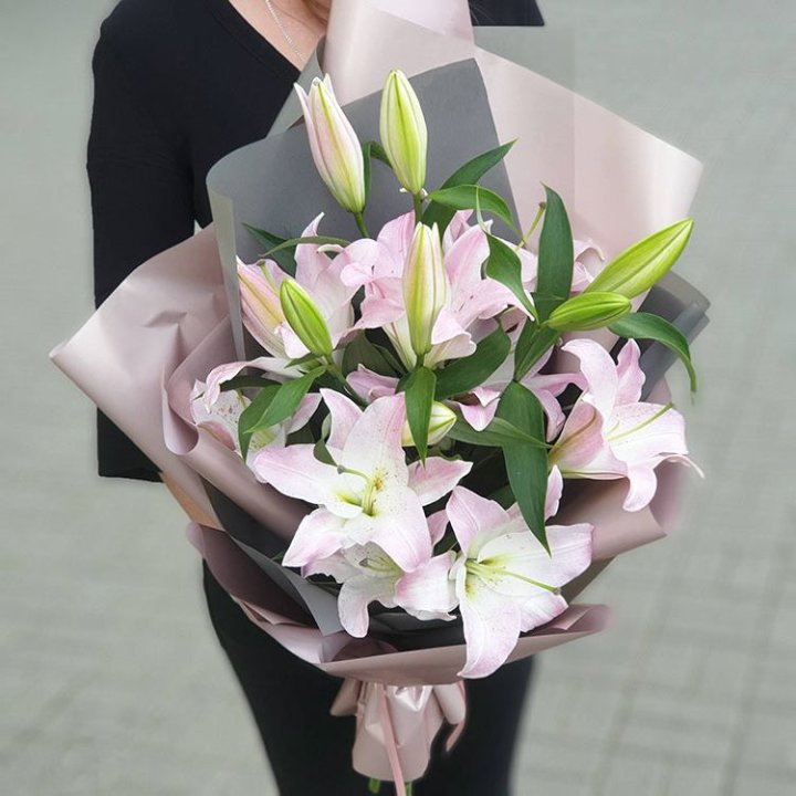 Букет розовых лилий в Владимире