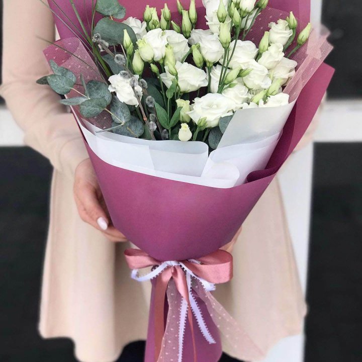 Эустомы с эвкалиптом в Владимире