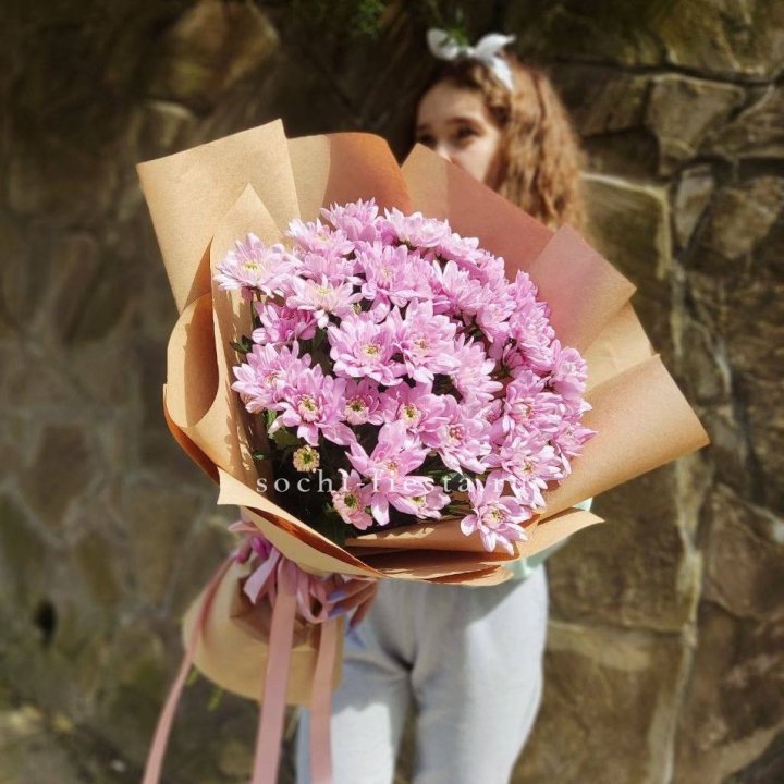 Букет хризантем в крафте в Владимире