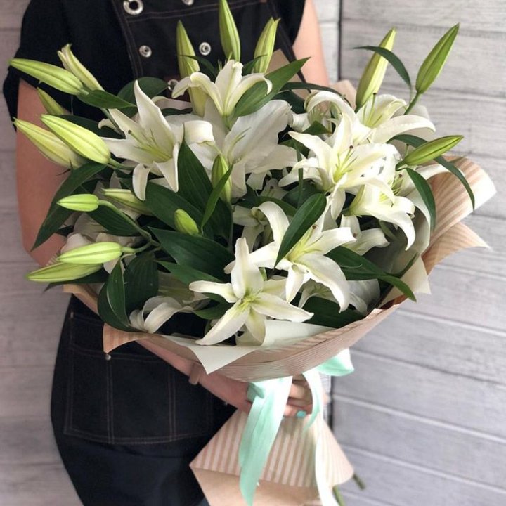 Букет белых лилий в Владимире
