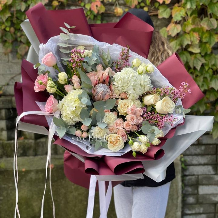 Авторский букет с протеей №1 в Владимире