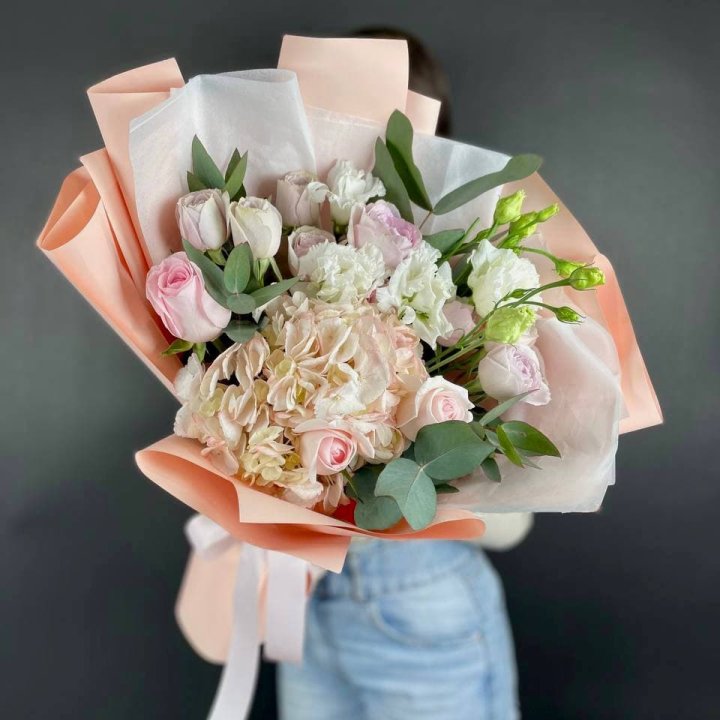 Букет с гортензией "Клодс" в Владимире