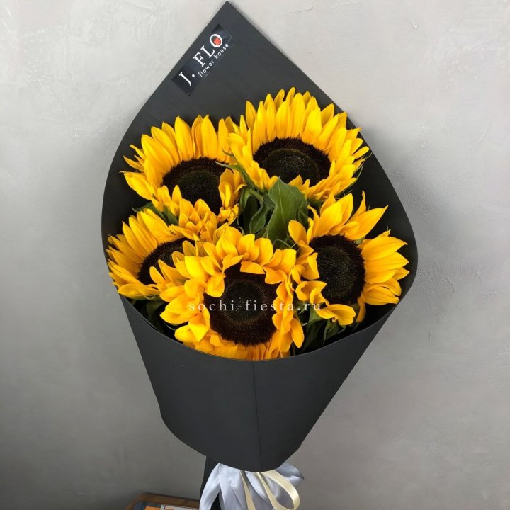 Букет из 5  подсолнухов в Владимире