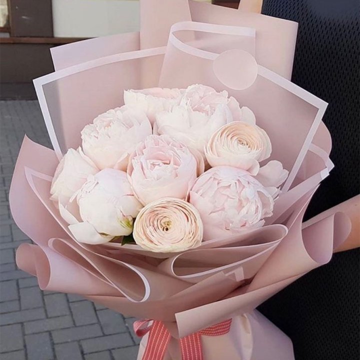 Пионы и ранункулюсы в Владимире