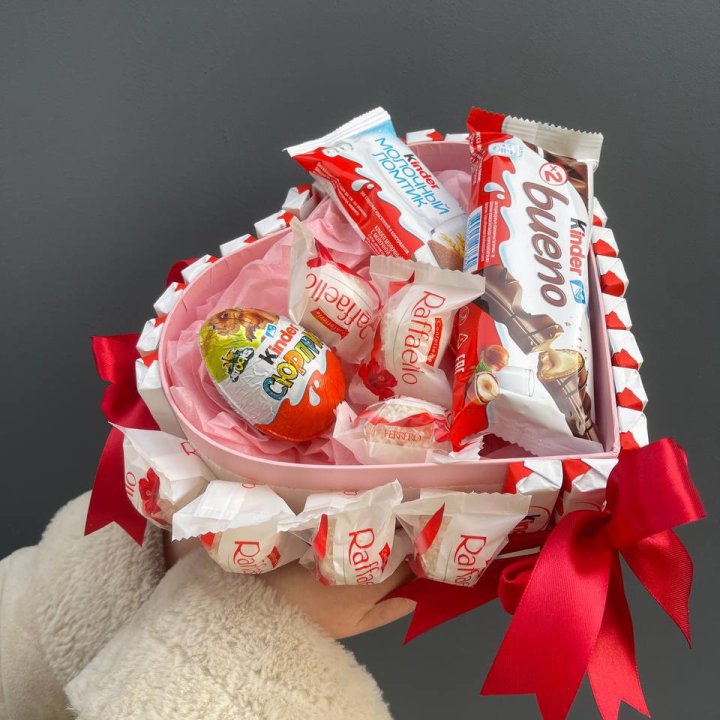 Бокс киндерами и раффаэлло в Владимире