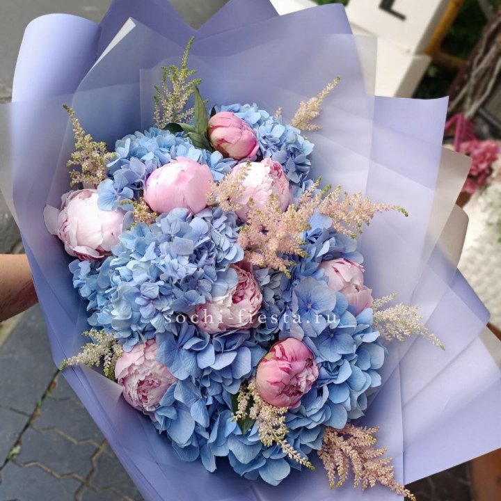 Дизайнерский букет с гортензией №3 в Владимире