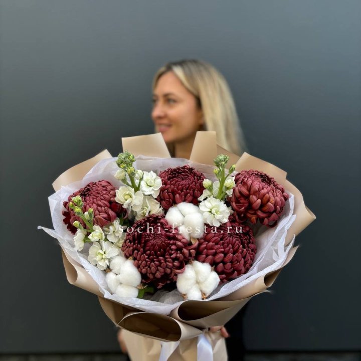 Хризантемы с маттиолой в Владимире