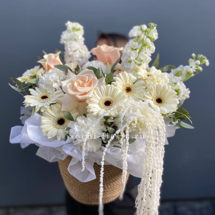 Цветы в джутовом кашпо "Валери" в Владимире