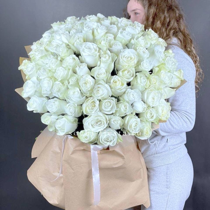 101 белая высокая импортная роза в Владимире