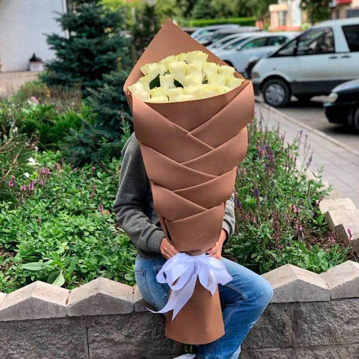 Голландские розы белые "Рыбка" в Владимире