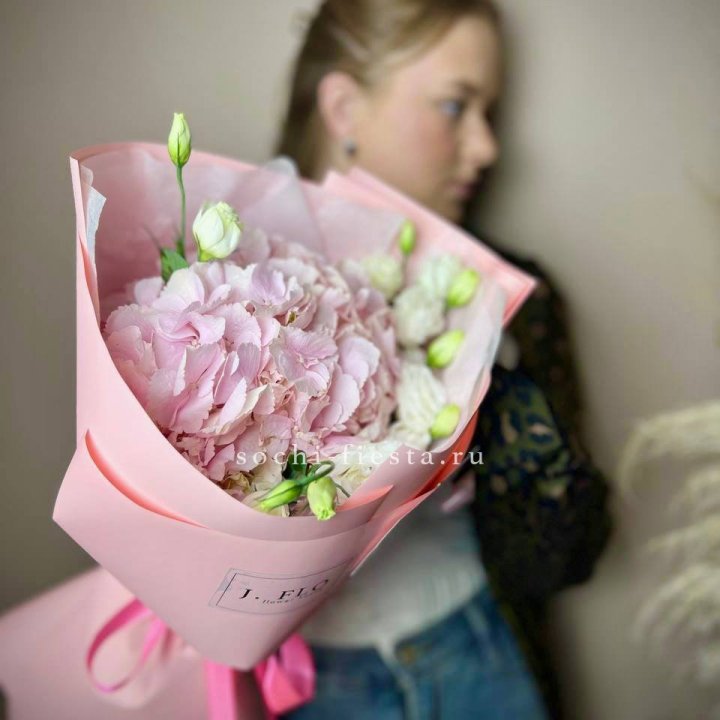 Букет с гортензией №2 в Владимире