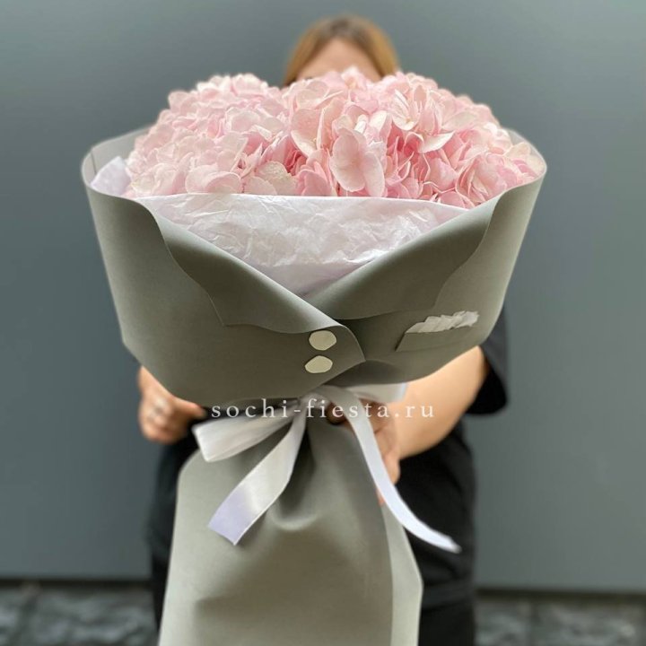  Букет  пиджачок из 5 гортензий в Владимире