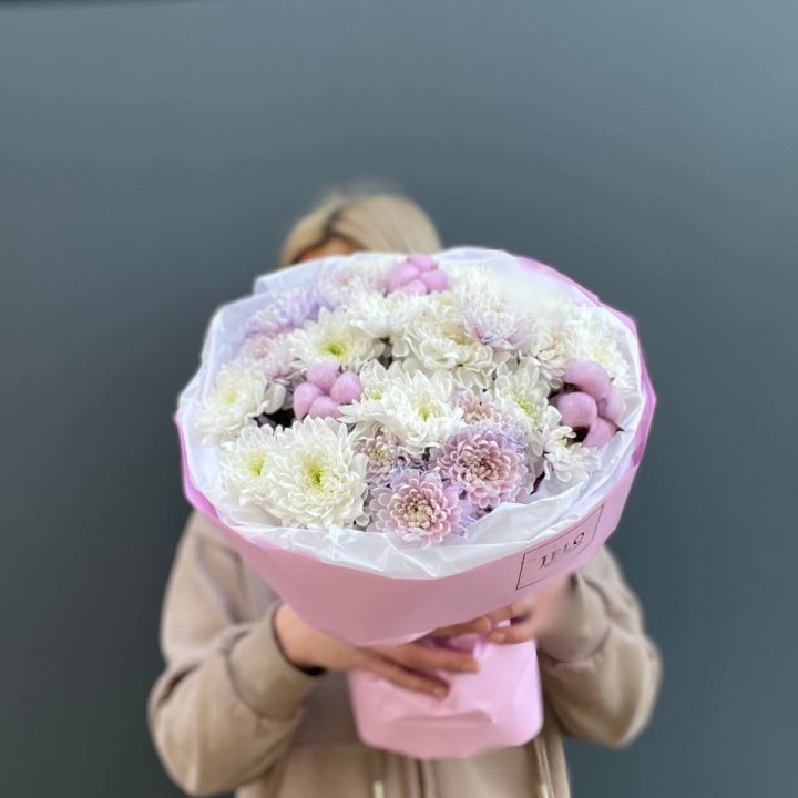 7 нежных хризантем в Владимире