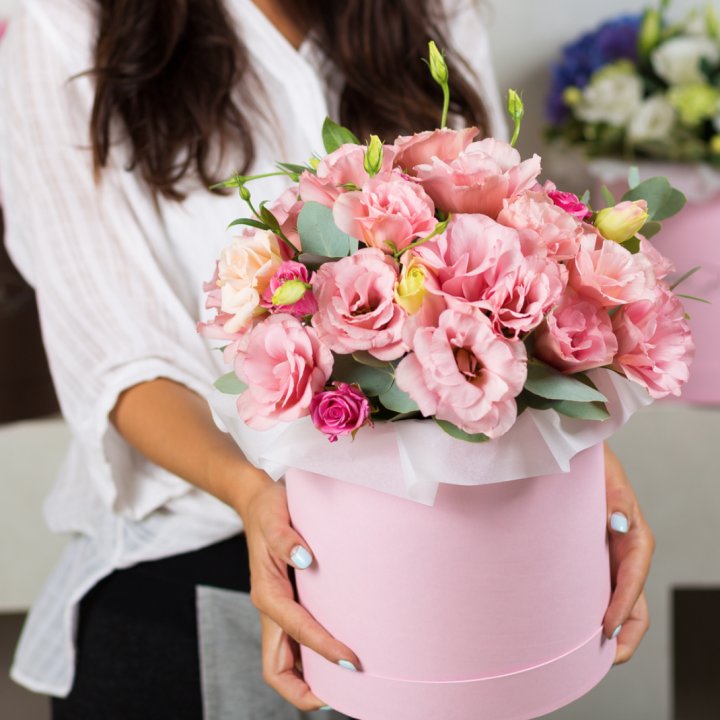 Эустома в шляпной коробке в Владимире