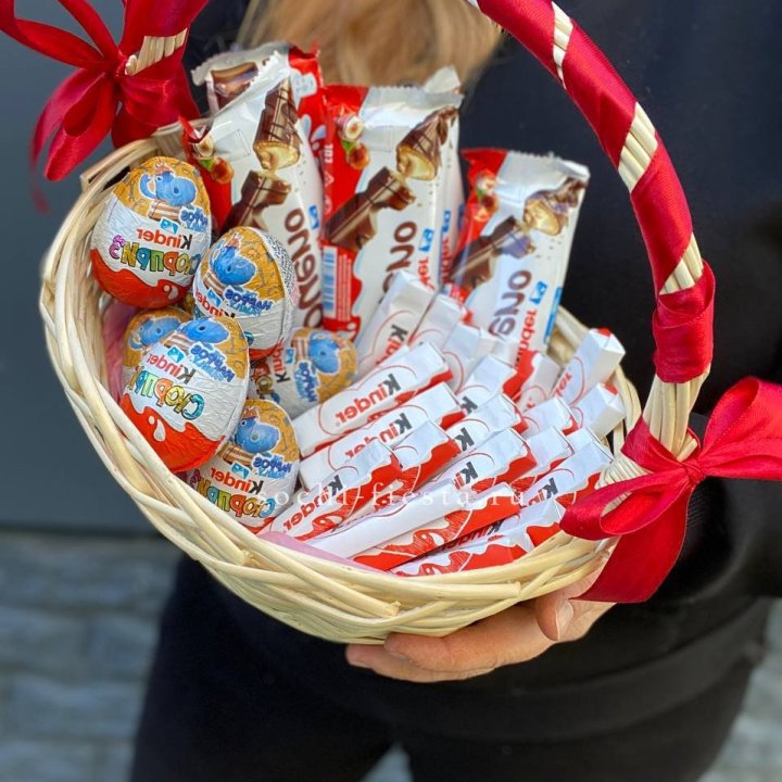 Корзина с киндерами  в Владимире