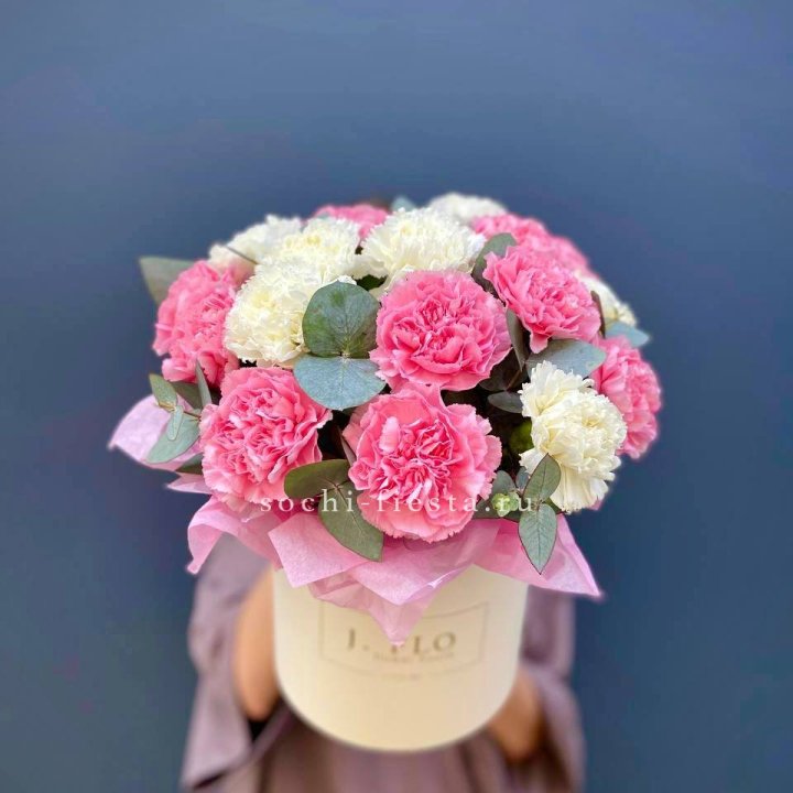 Диантусы в цилиндре в Владимире