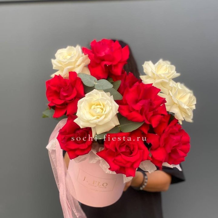 13 Французских роз в боксе в Владимире