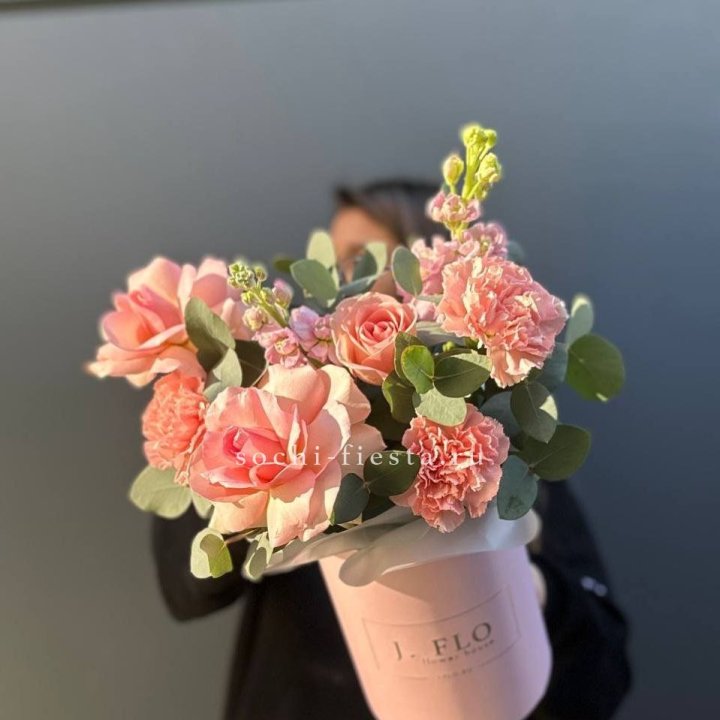 Цветы в боксе "Сизара" в Владимире