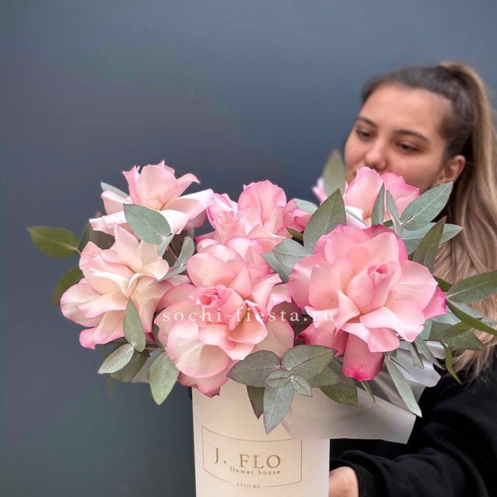 7 Французских роз в боксе в Владимире