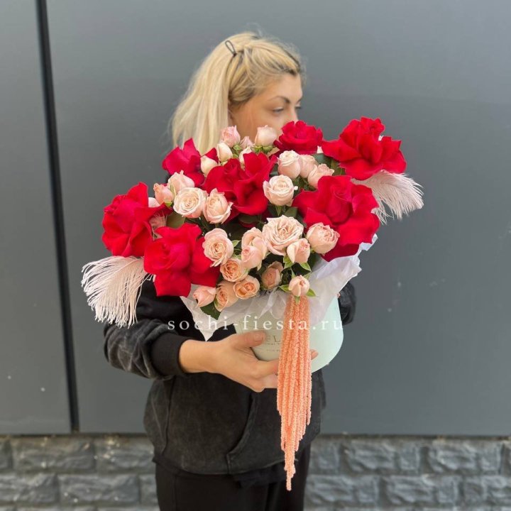 Бокс с нежными розами  в Владимире