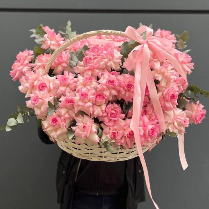 51 розовая роза в корзине в Владимире
