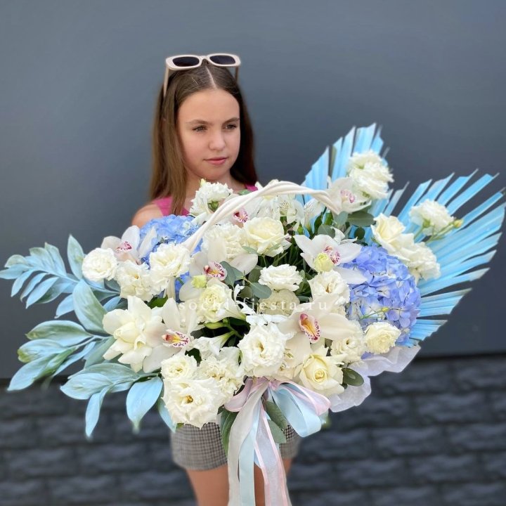 Цветочная корзина "Блю винч" в Владимире