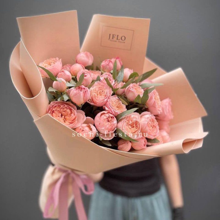 Букет из 9 кустовых роз Джульетта в Владимире