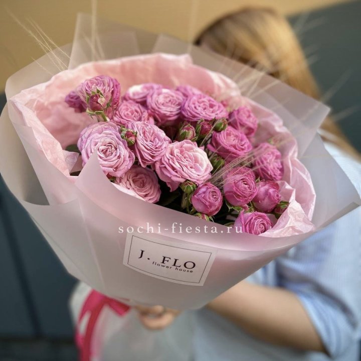 Пионовидные розы Мадам Бомбастик Pink в Владимире