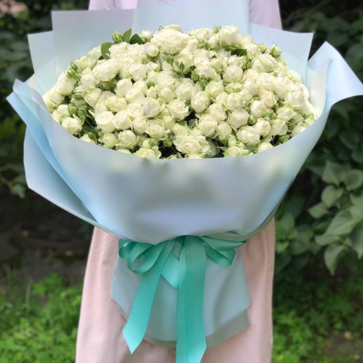 51 белая кустовая роза в Владимире