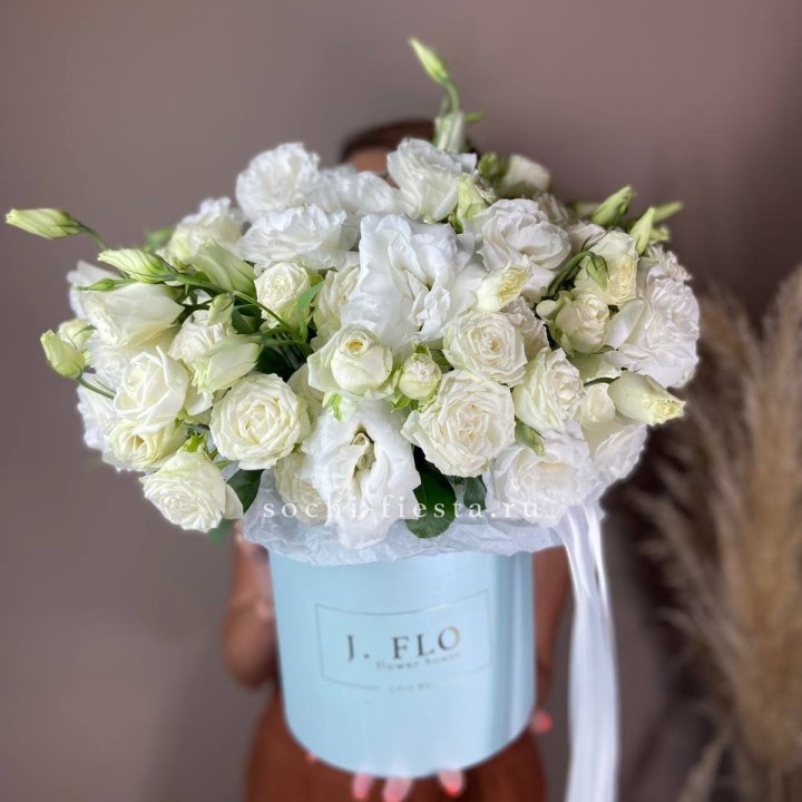 Бокс кустовых роз и эустомы  в Владимире