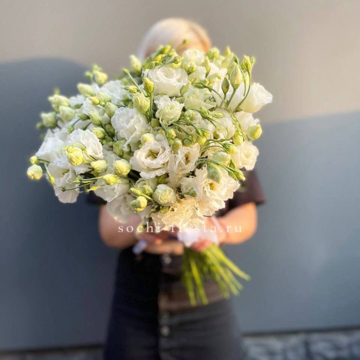 Букет эустом под ленту  в Владимире