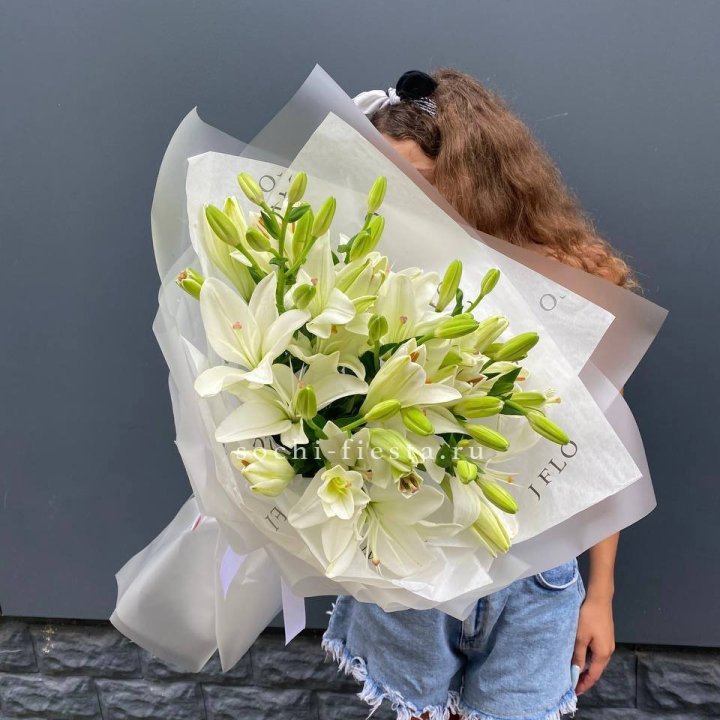 Букет  лилий "Воздушный"  в Владимире