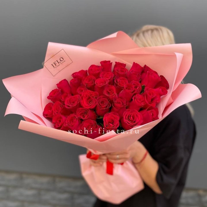 35 красных роз в Владимире