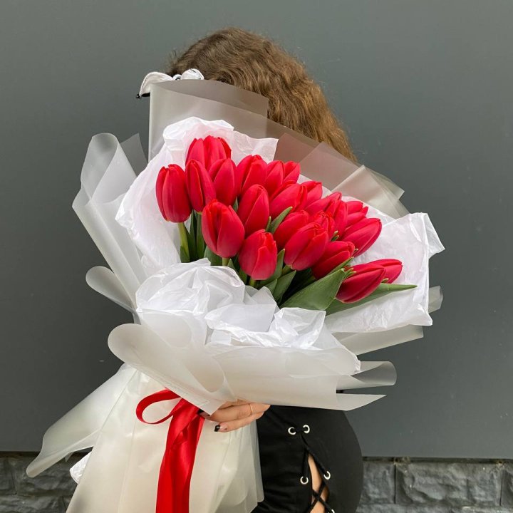  25 красных воздушных тюльпанов в Владимире