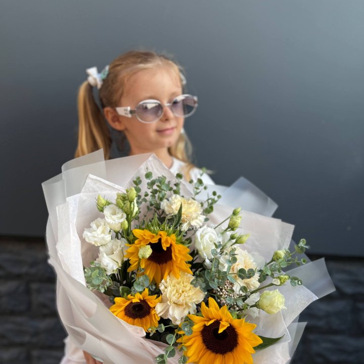  Букет  из стойких цветов с подсолнухами в Владимире