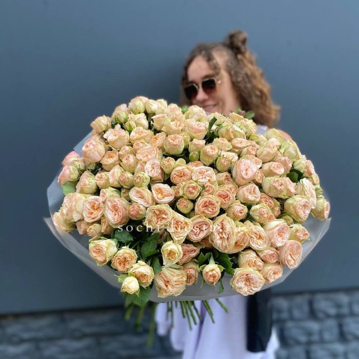 51 пионовидная роза в Владимире