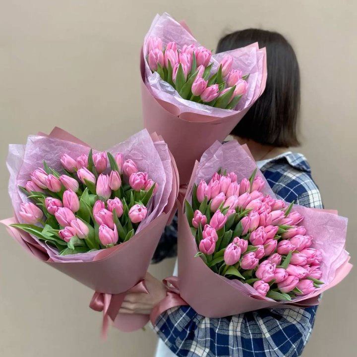 Букет розовых тюльпанов в Владимире