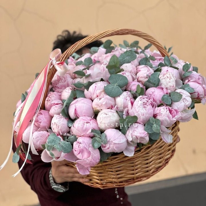 Корзина пионов "75" в Владимире