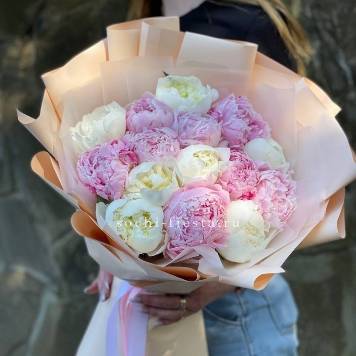 Букет 15 зефирных пионов в Владимире