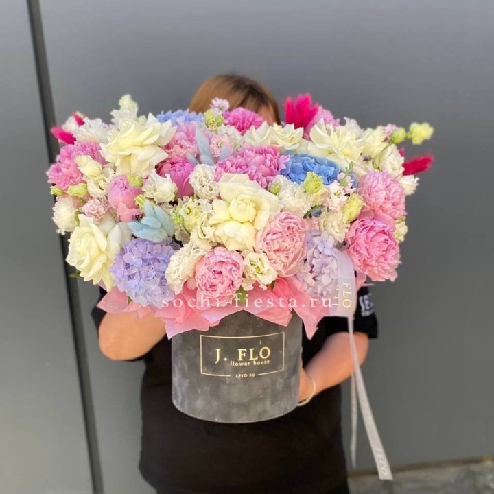 Цилиндр с пионами "Аса" в Владимире