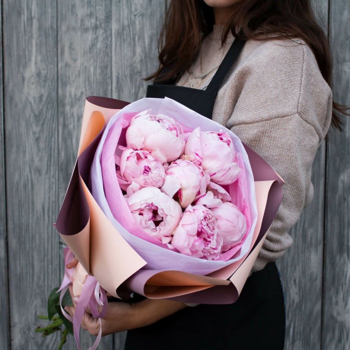 7 зефирных пионов в оформлении в Владимире