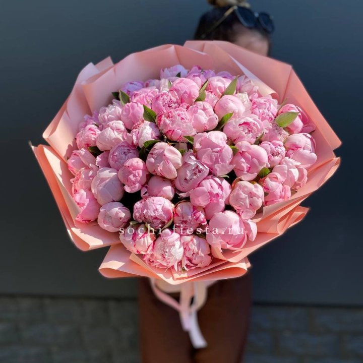 Нежный букет 51 пионов  в Владимире