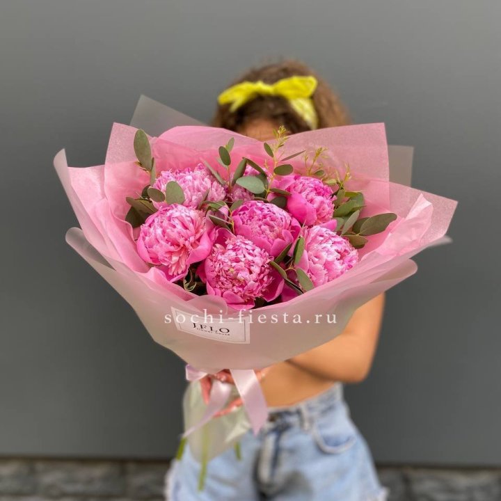 7 ярких пионов в оформлении в Владимире