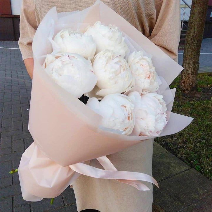 Букет белых пионов в Владимире