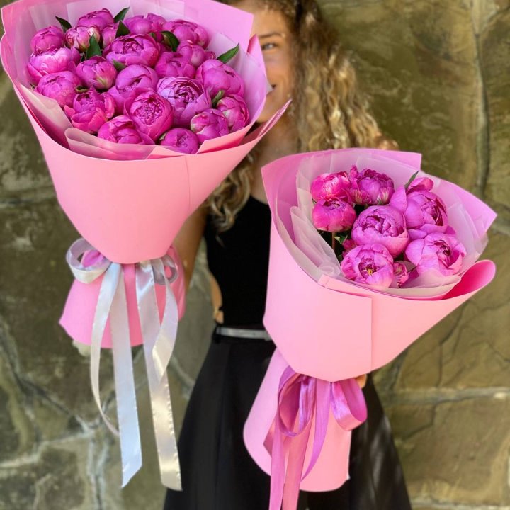 Букет ярких пионов  в Владимире