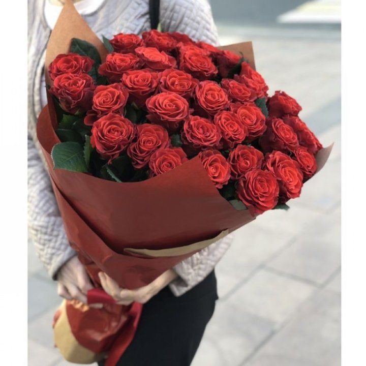 29 высоких роз  в Владимире